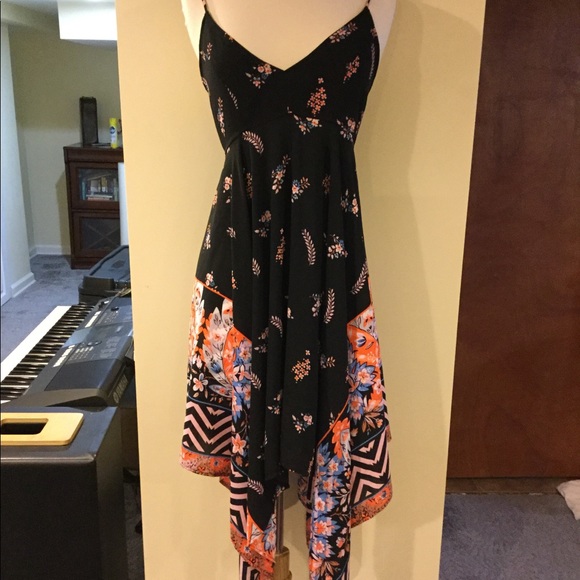 Express Dresses & Skirts - Express Black Floral VNeck Cami Asymmetrical Dress